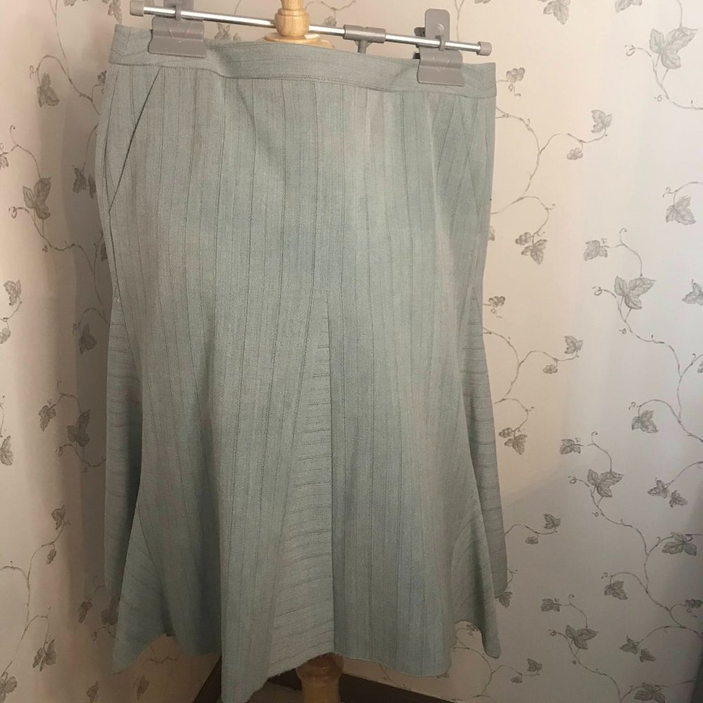 Vintage BCBG MAXAZRIA Light Gray with Pinstripe Midi-Length Skirt wit